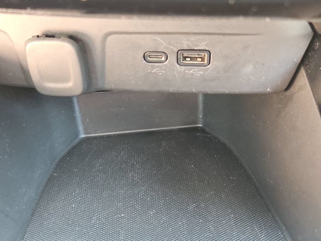 Used 2025 Chevrolet Trax LT FWD image 25