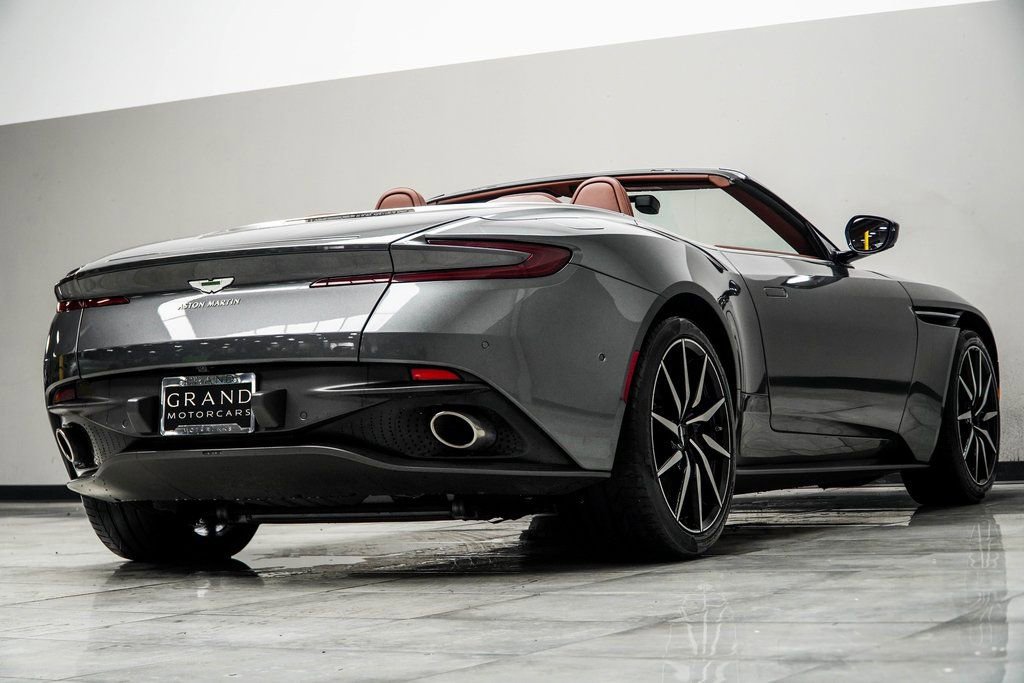 Used 2019 Aston Martin DB11 Volante image 14