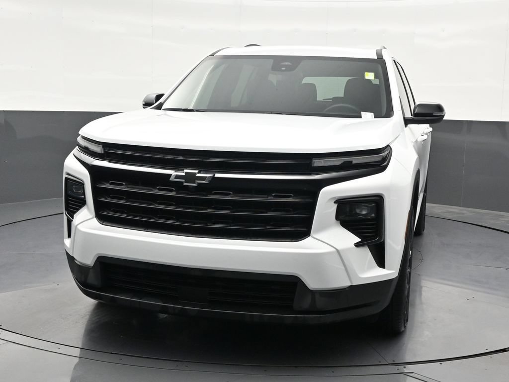 Used 2025 Chevrolet Traverse LT w/ Midnight/Sport Edition FWD image 9