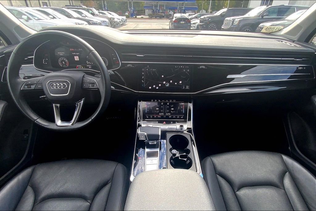 Used 2023 Audi Q7 3.0T Prestige image 16