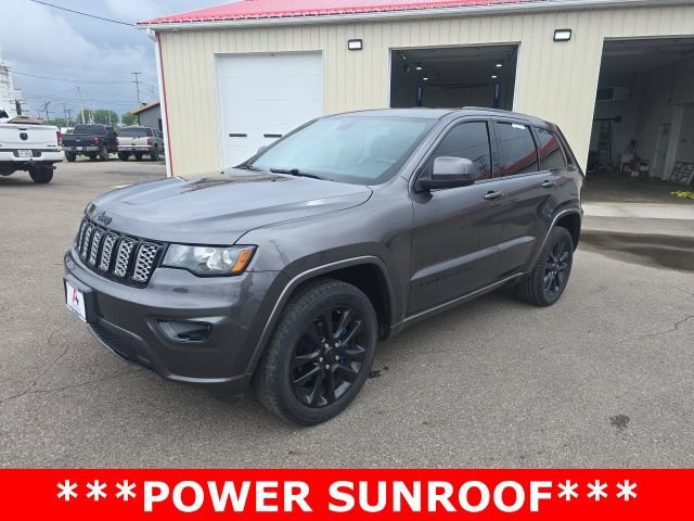Used 2019 Jeep Grand Cherokee Altitude AWD/4WD image 7