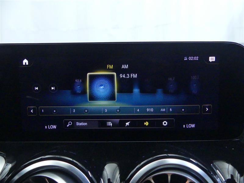 Used 2023 Mercedes-Benz GLB 250 w/ AMG Line image 12