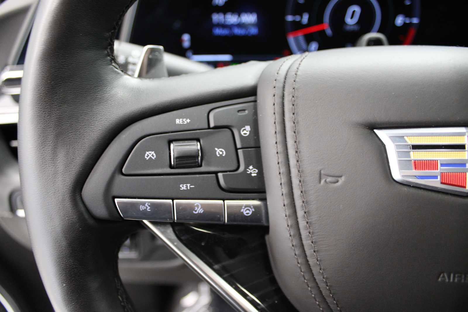 Used 2023 Cadillac Escalade V w/ LPO, ONYX Package image 31