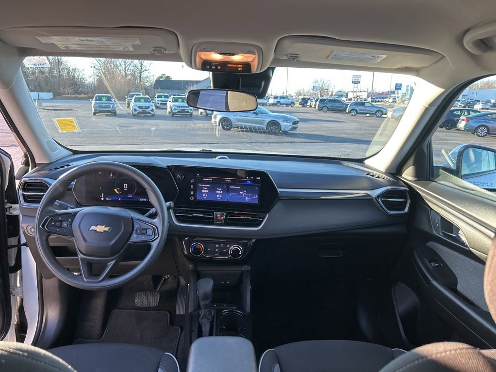 Used 2025 Chevrolet TrailBlazer LT image 13