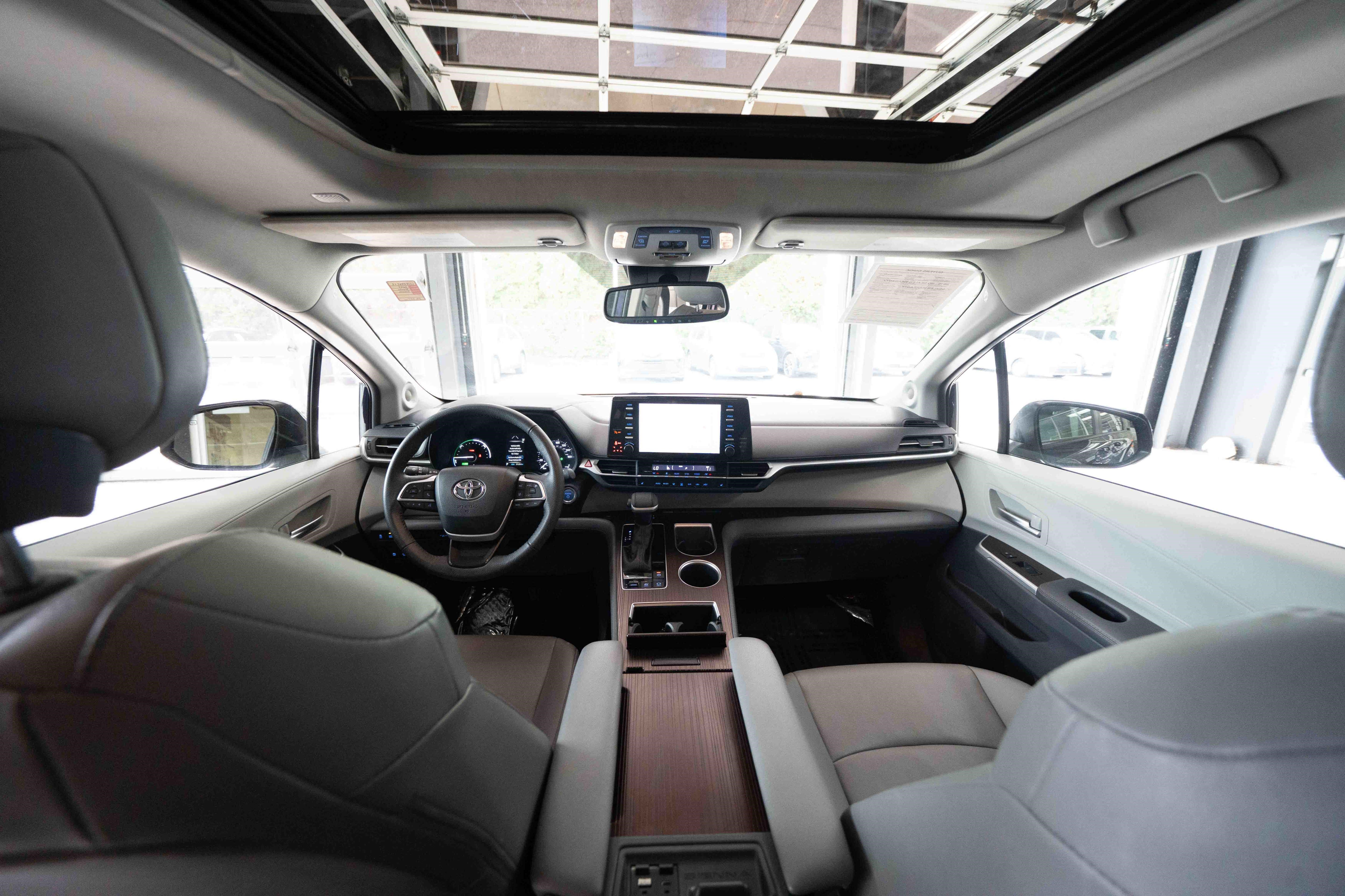 Certified 2023 Toyota Sienna XLE w/ XLE Plus Package AWD/4WD image 19