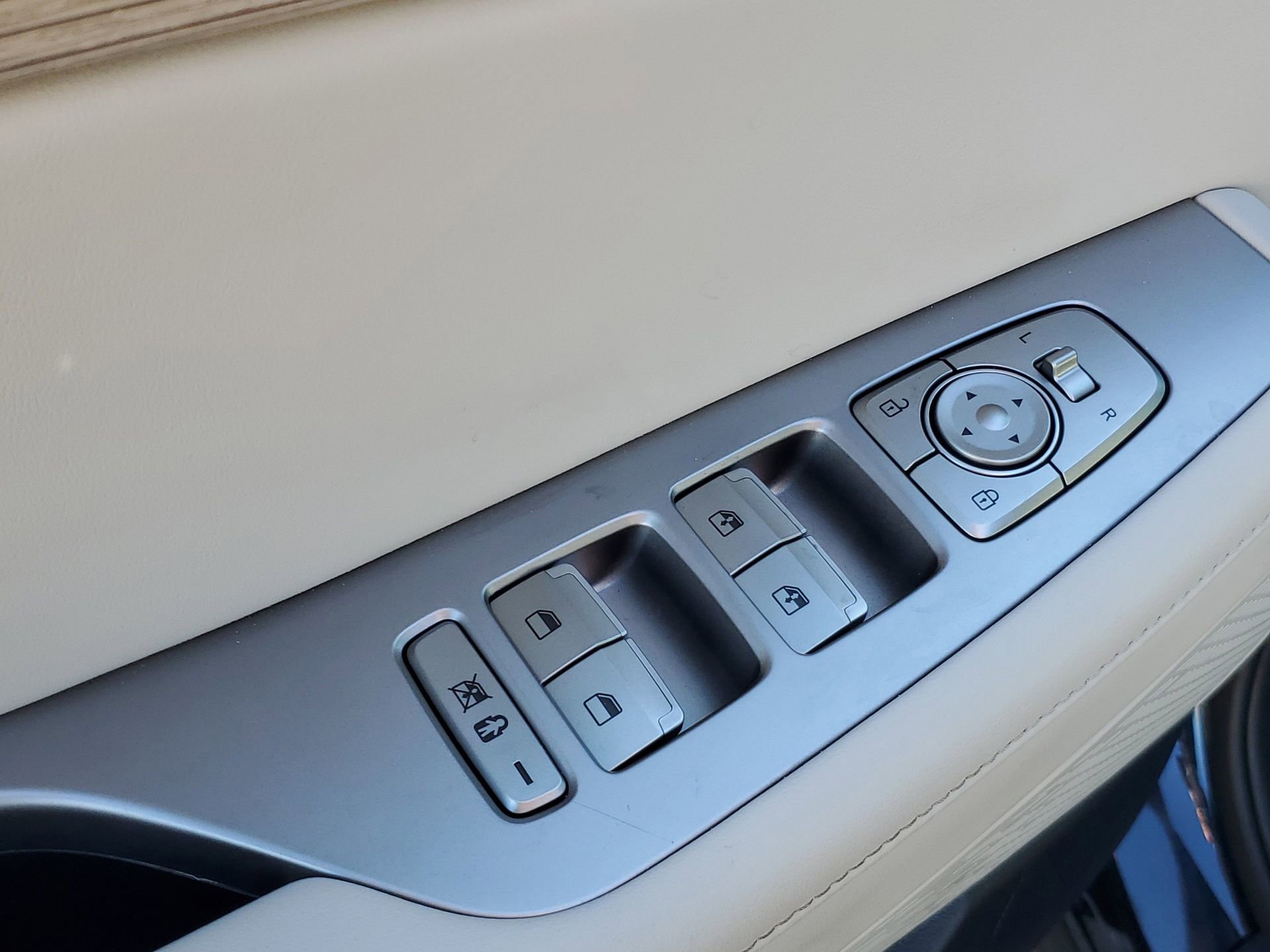 Used 2021 Hyundai Palisade SEL w/ Premium Package image 19