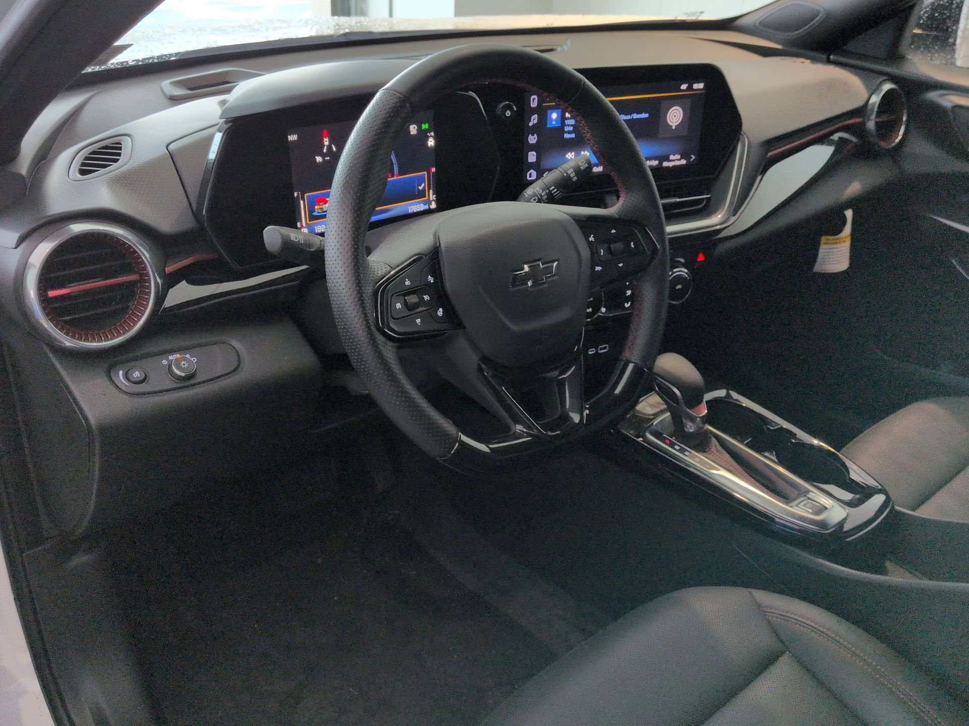 Certified 2024 Chevrolet Trax RS image 10