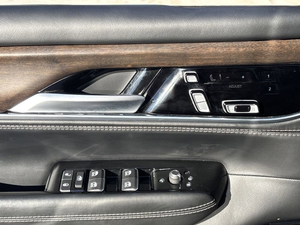 Used 2024 Jeep Grand Wagoneer L 4WD image 21