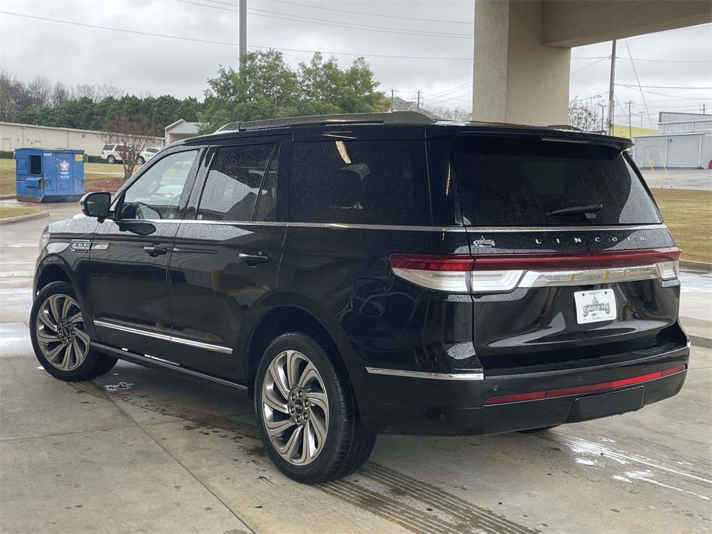 Used 2023 Lincoln Navigator Reserve image 5