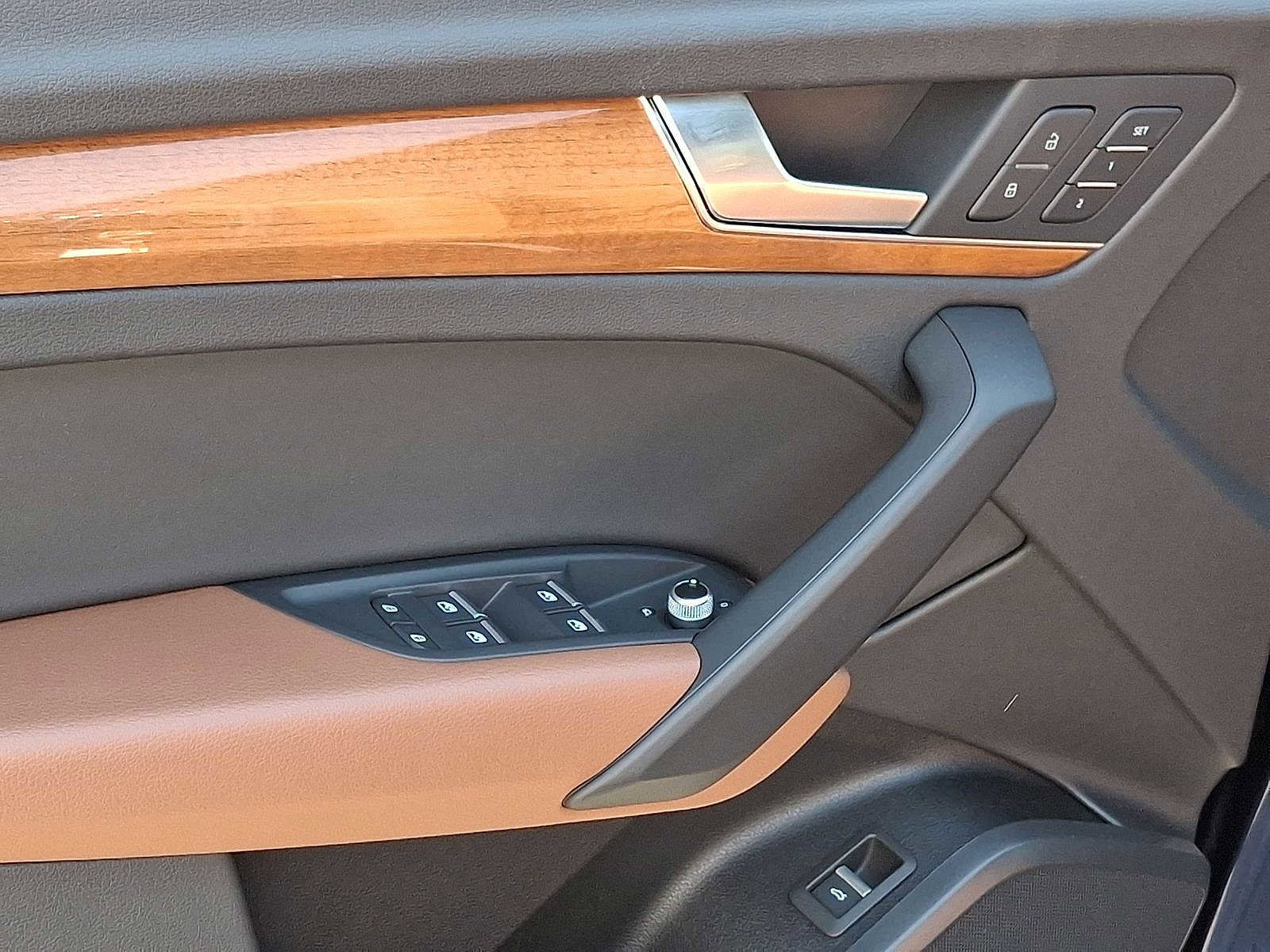 Used 2023 Audi Q5 2.0T Premium w/ Convenience Package image 10