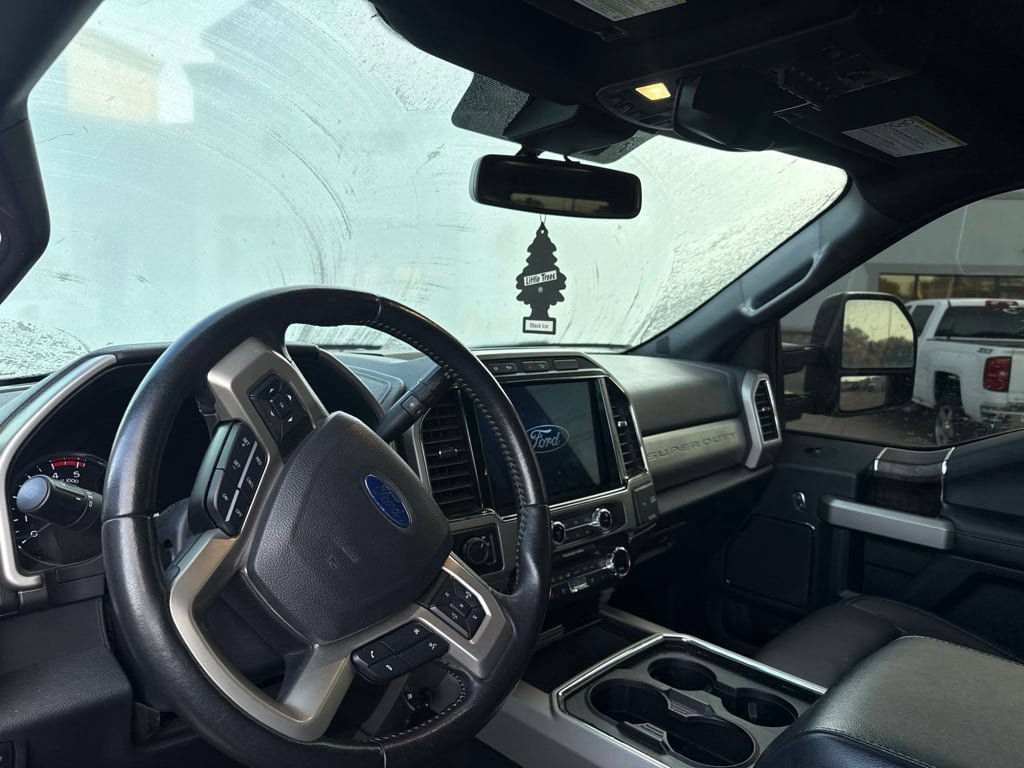 Used 2022 Ford F250 Lariat w/ Black Appearance Package AWD/4WD image 13