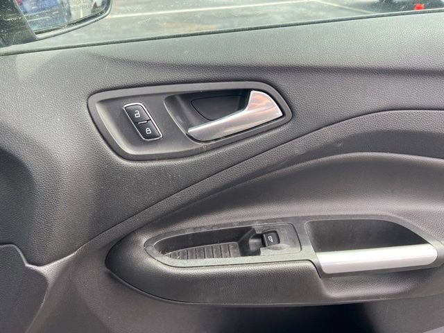 Used 2013 Ford Escape SE image 28