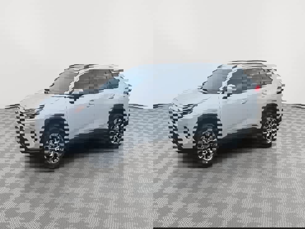 Used 2025 Toyota RAV4 XLE Premium image 4