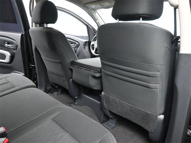 Used 2018 Nissan Titan SV image 14