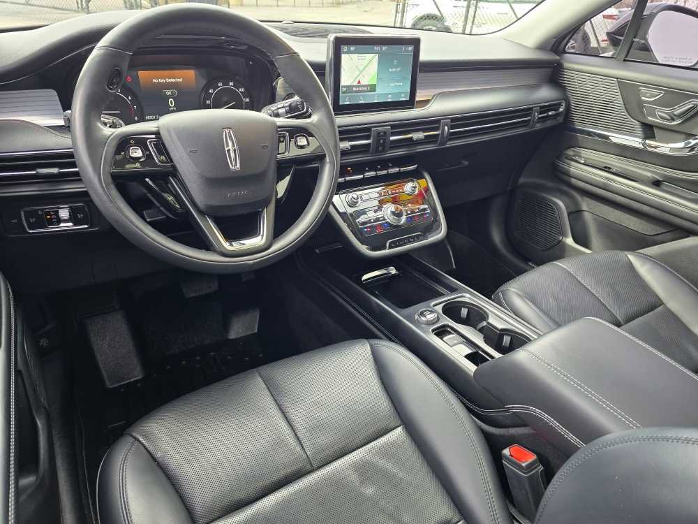 Used 2021 Lincoln Corsair AWD w/ Premium Package image 13