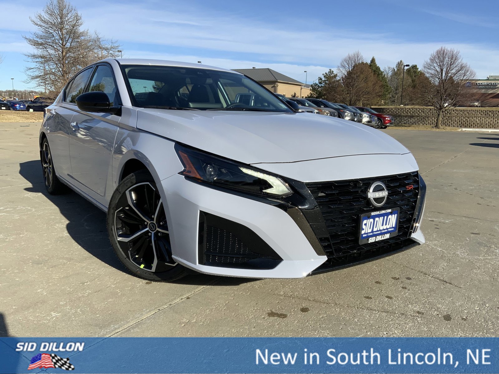 New 2025 Nissan Altima 2.5 SR w/ SR Premium Package image 2