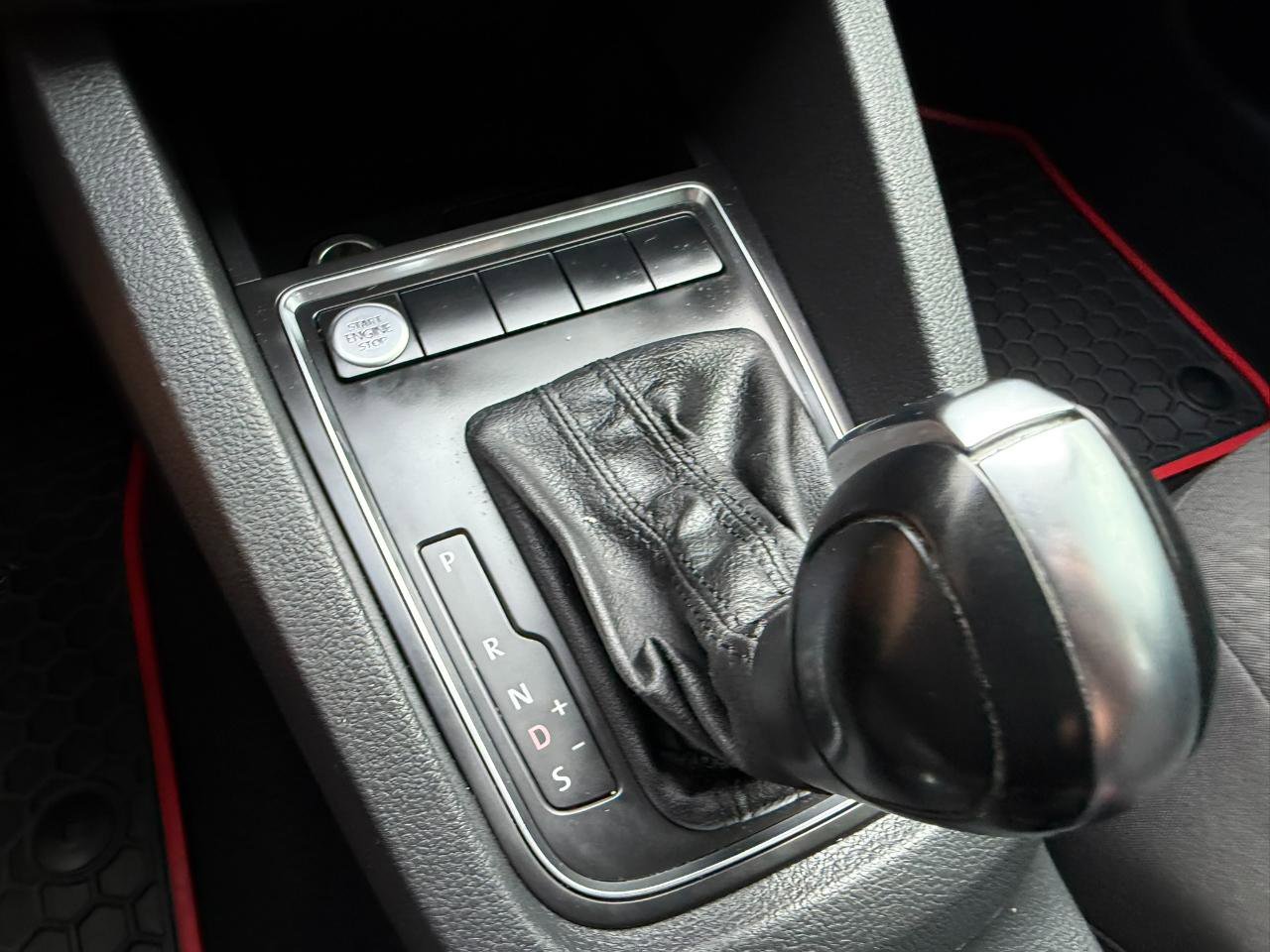 Used 2016 Volkswagen Jetta SE image 36