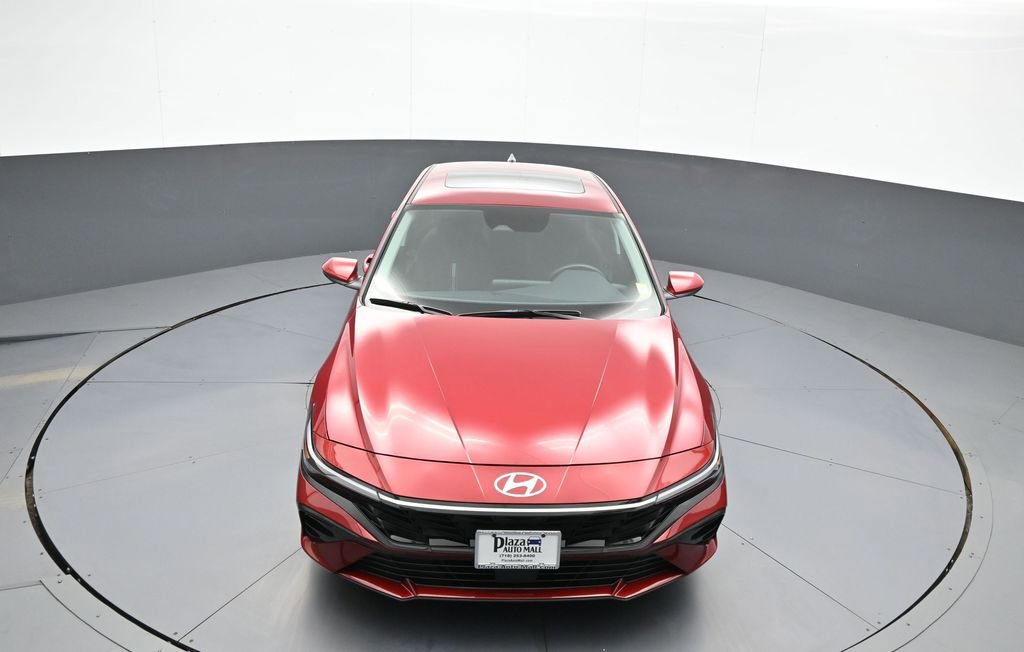 Certified 2025 Hyundai Elantra SEL image 34