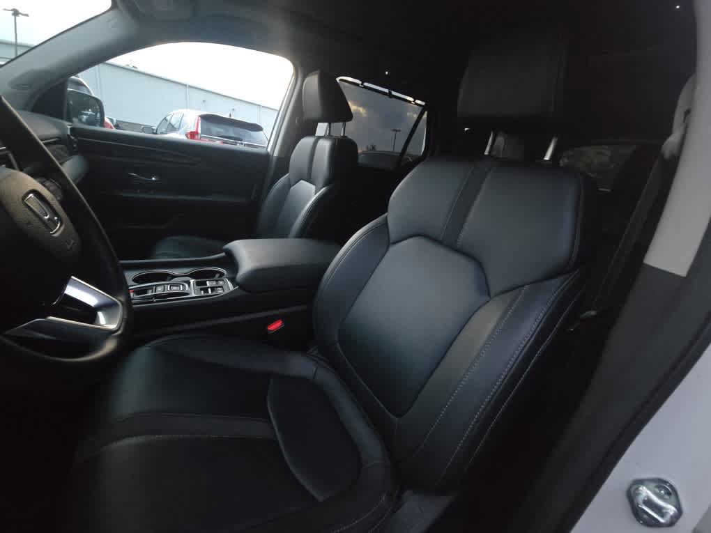 Used 2023 Honda Pilot Touring image 14