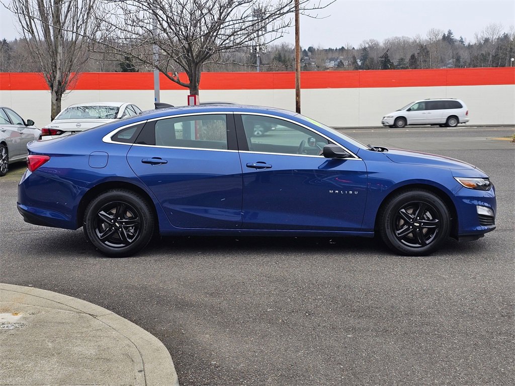 Used 2023 Chevrolet Malibu LS image 4