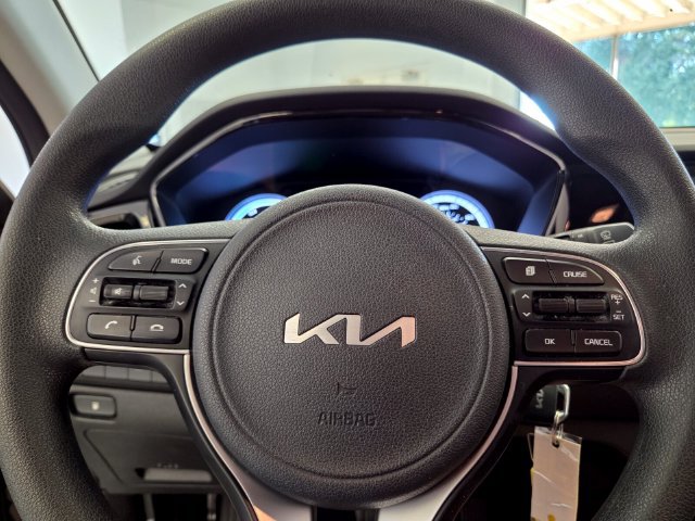 Used 2022 Kia Niro LX FWD image 24