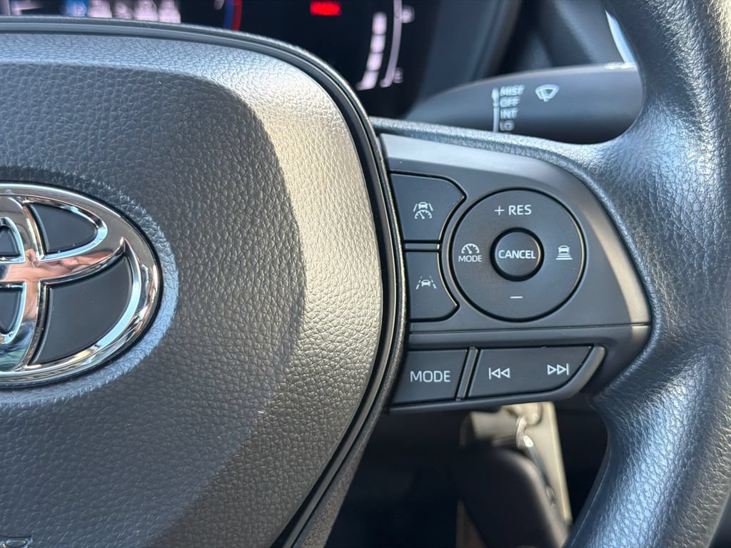 Used 2026 Toyota Corolla LE FWD image 30