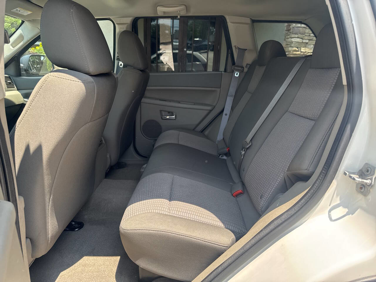 Used 2009 Jeep Grand Cherokee Laredo AWD/4WD image 8