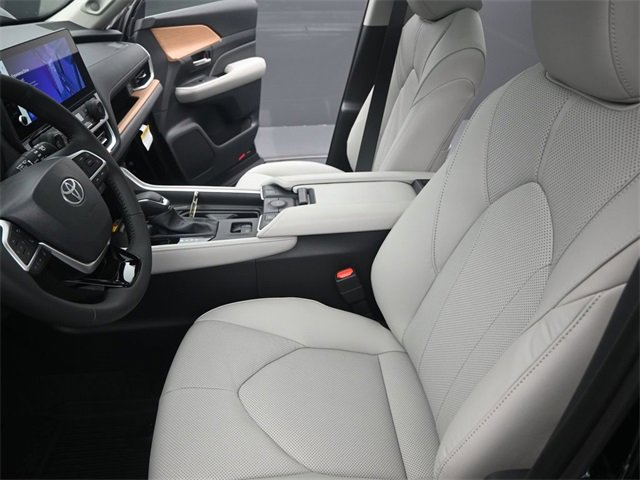 New 2026 Toyota Grand Highlander Limited image 11