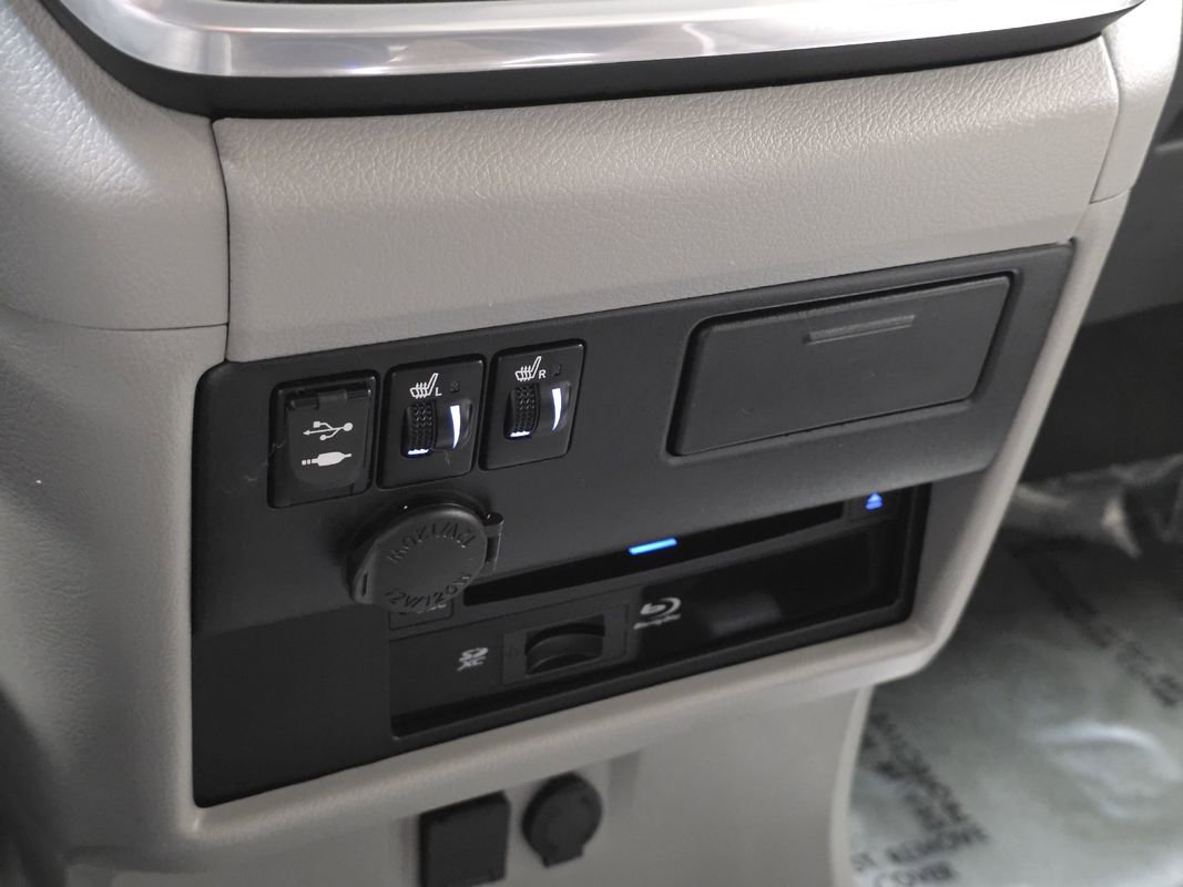 Used 2017 Toyota Sienna XLE Premium image 39