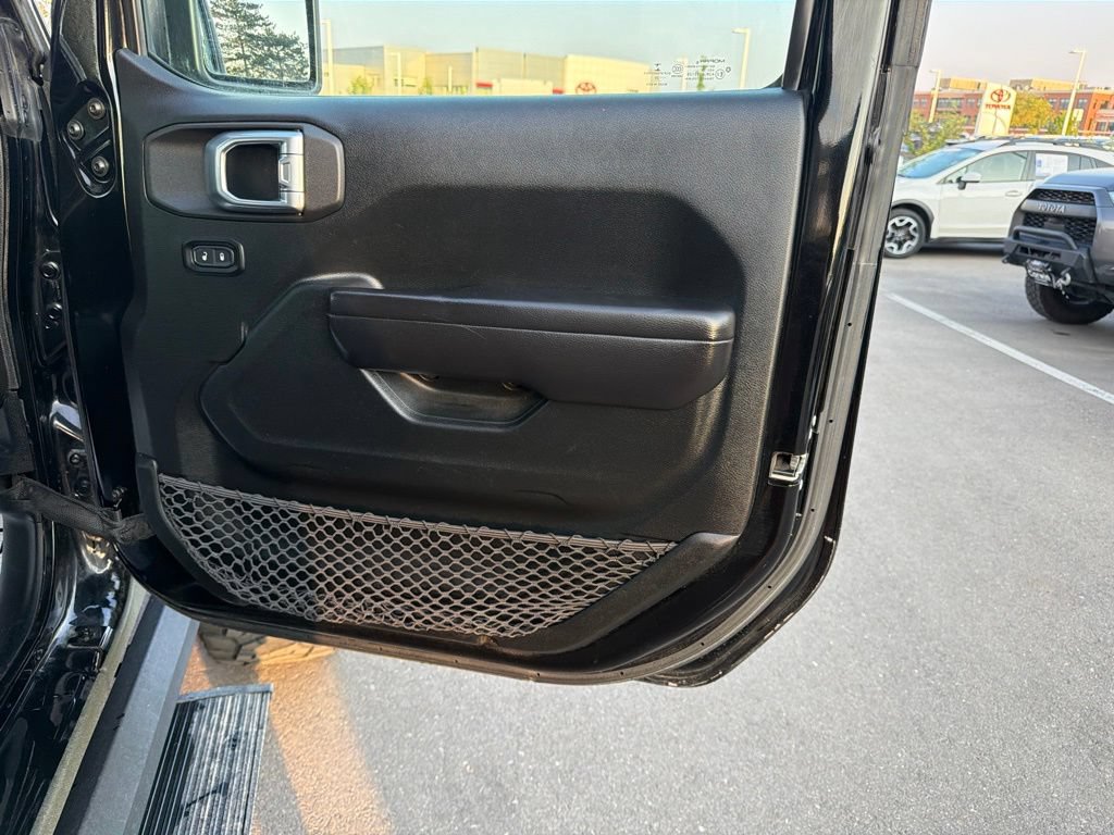 Used 2020 Jeep Gladiator Rubicon AWD/4WD image 10