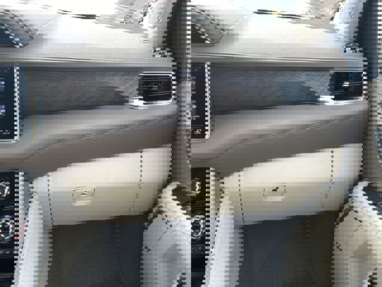 Used 2021 GMC Yukon XL Denali w/ Denali Ultimate Package image 16