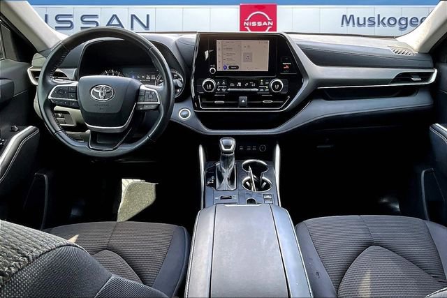 Used 2024 Toyota Highlander LE image 7