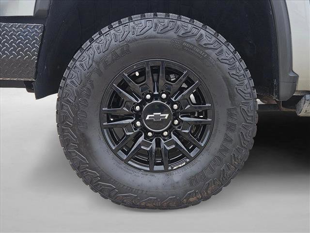 Certified 2025 Chevrolet Silverado 2500 ZR2 w/ Technology Package image 24