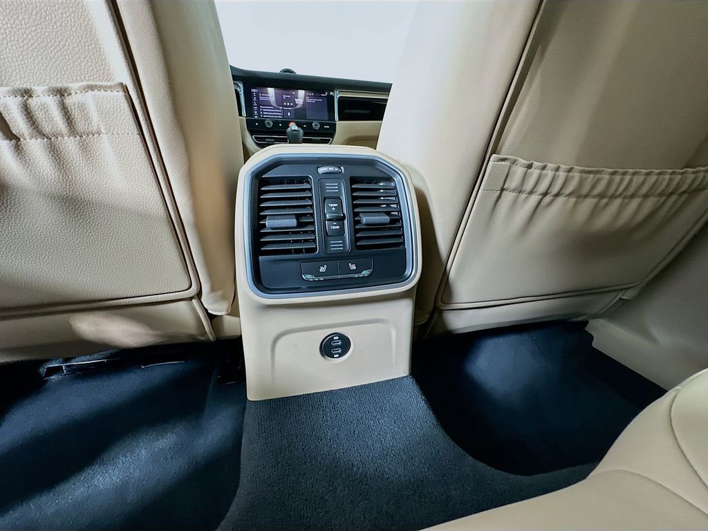 Certified 2026 Porsche Macan image 27