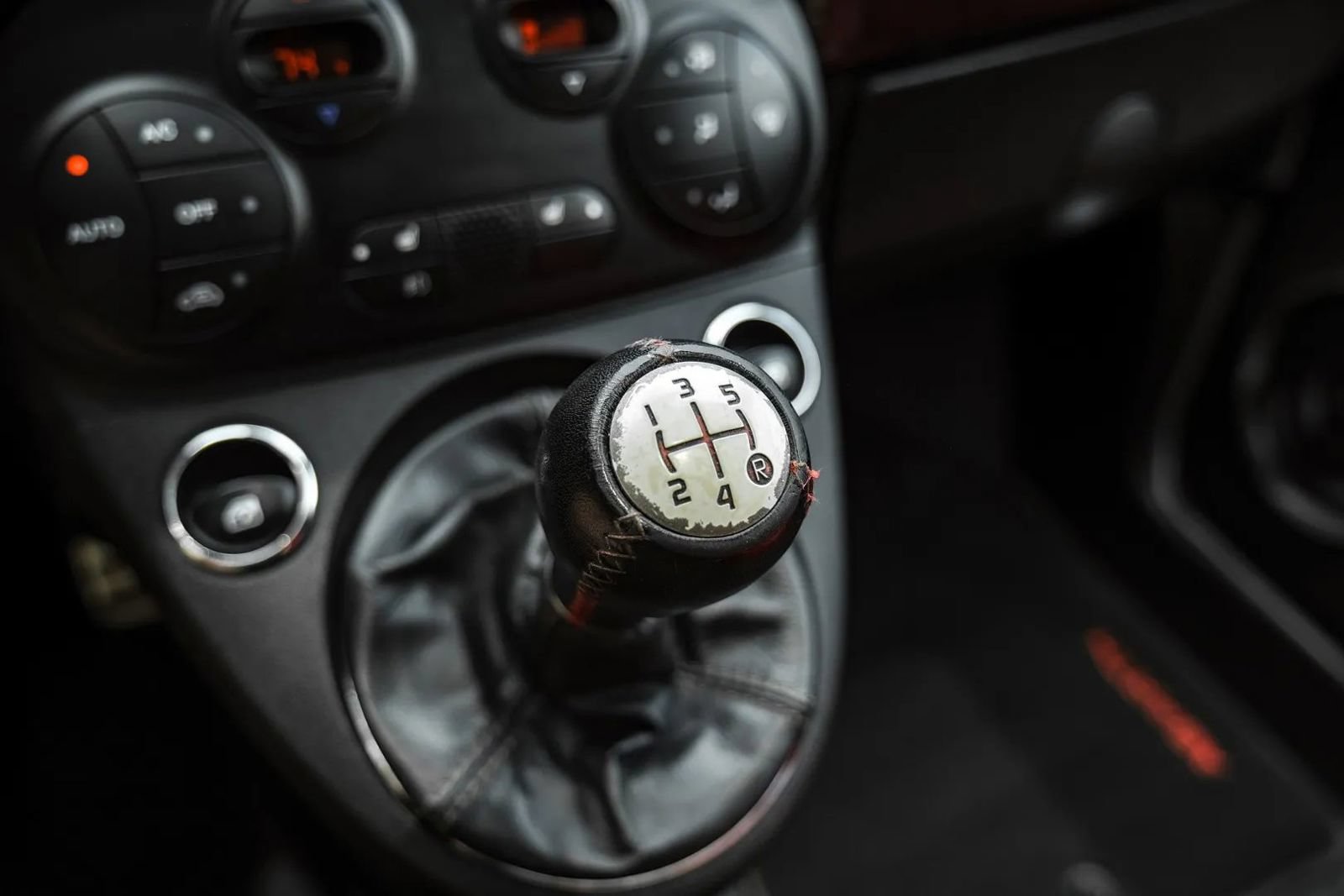 Used 2013 FIAT 500 Abarth w/ Comfort/Convenience Group FWD image 26