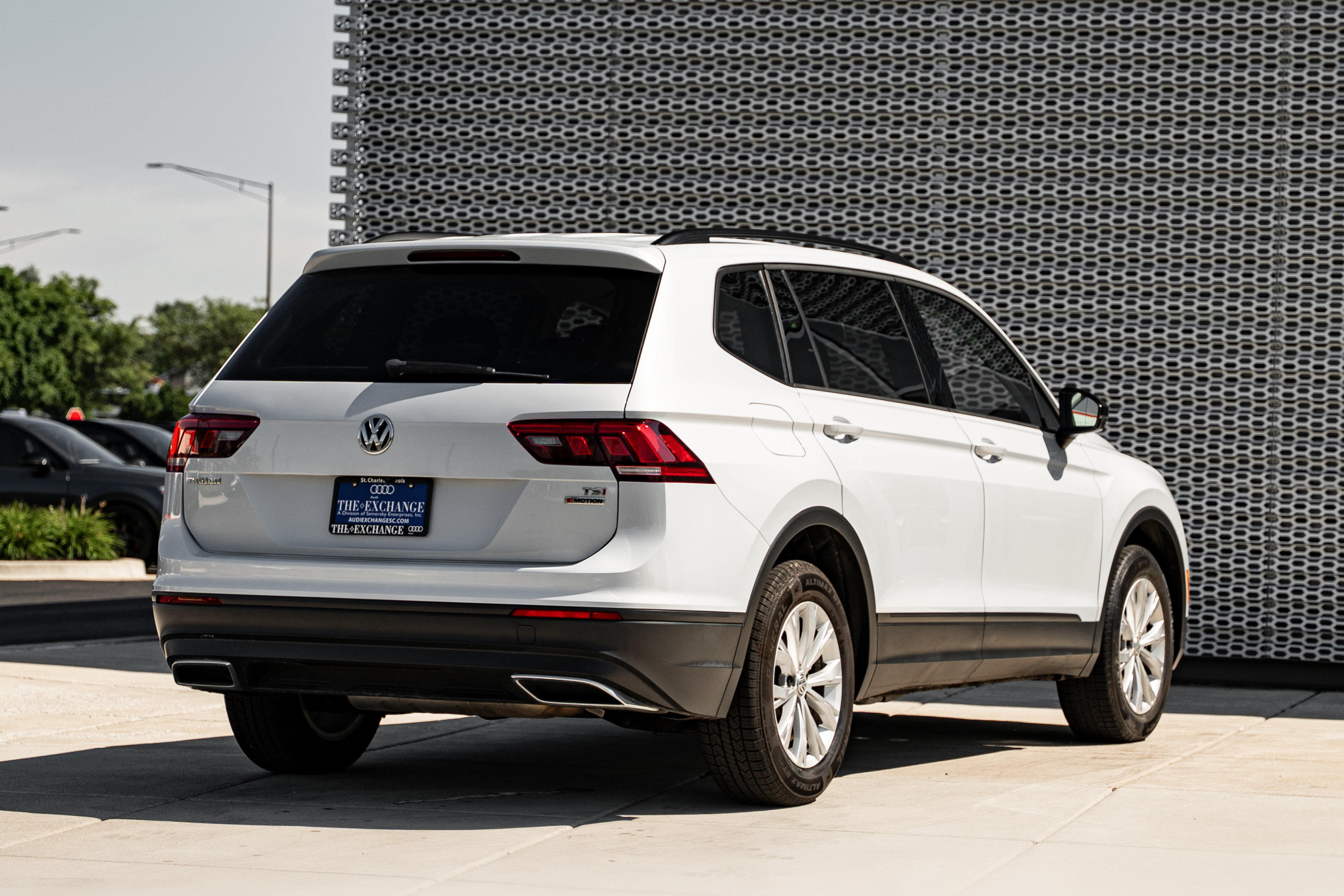Used 2018 Volkswagen Tiguan S AWD/4WD image 4