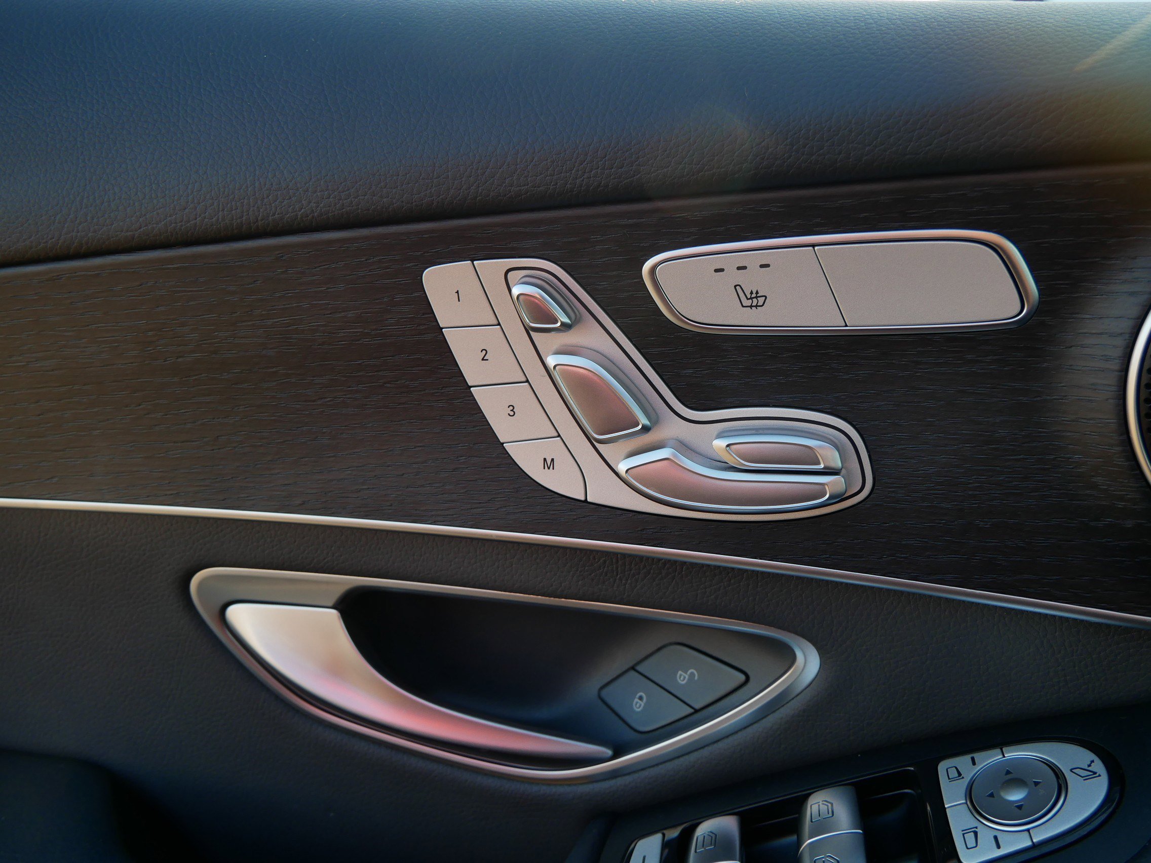 Used 2022 Mercedes-Benz GLC 300 4MATIC image 27