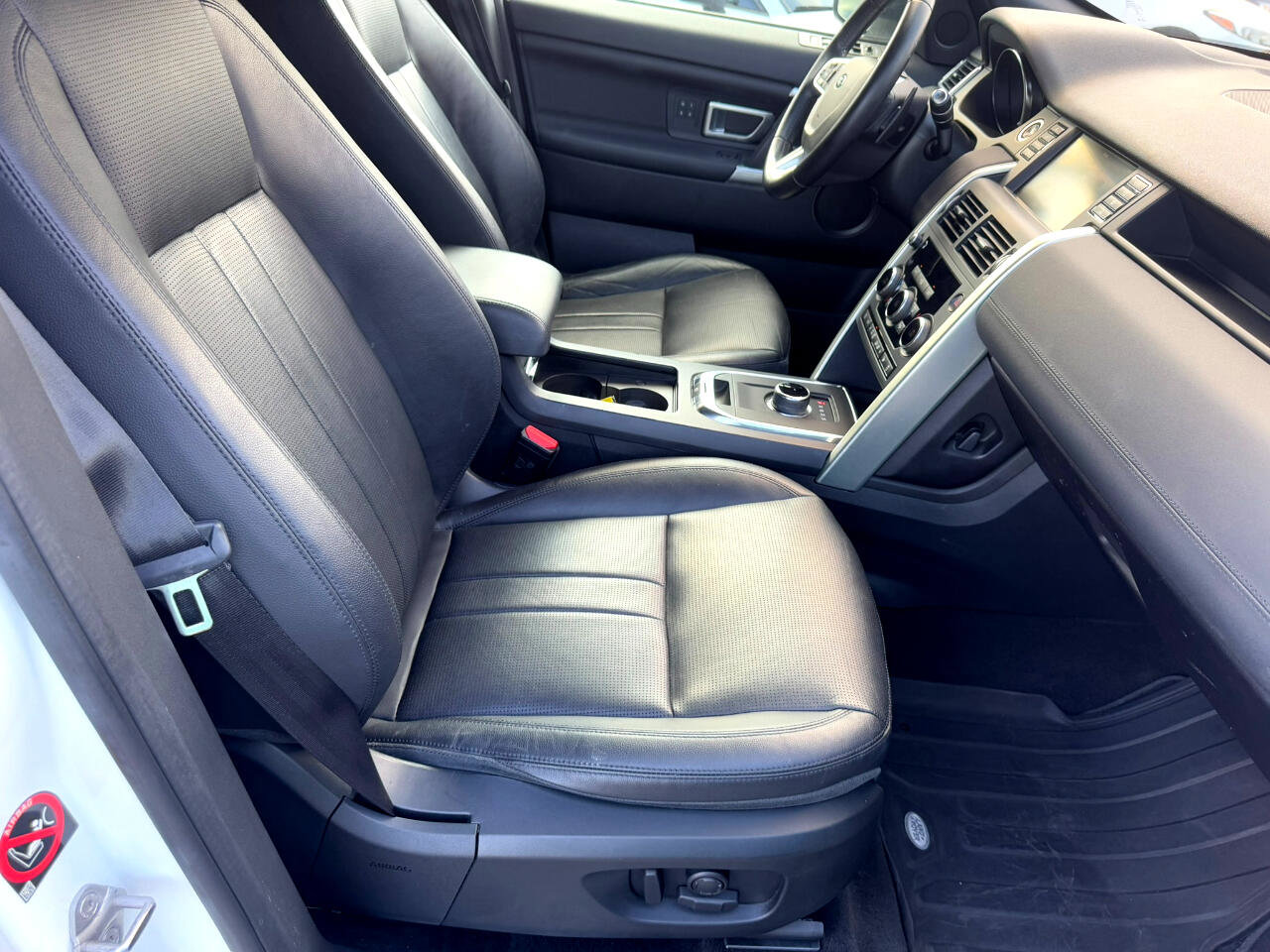 Used 2018 Land Rover Discovery Sport HSE image 29