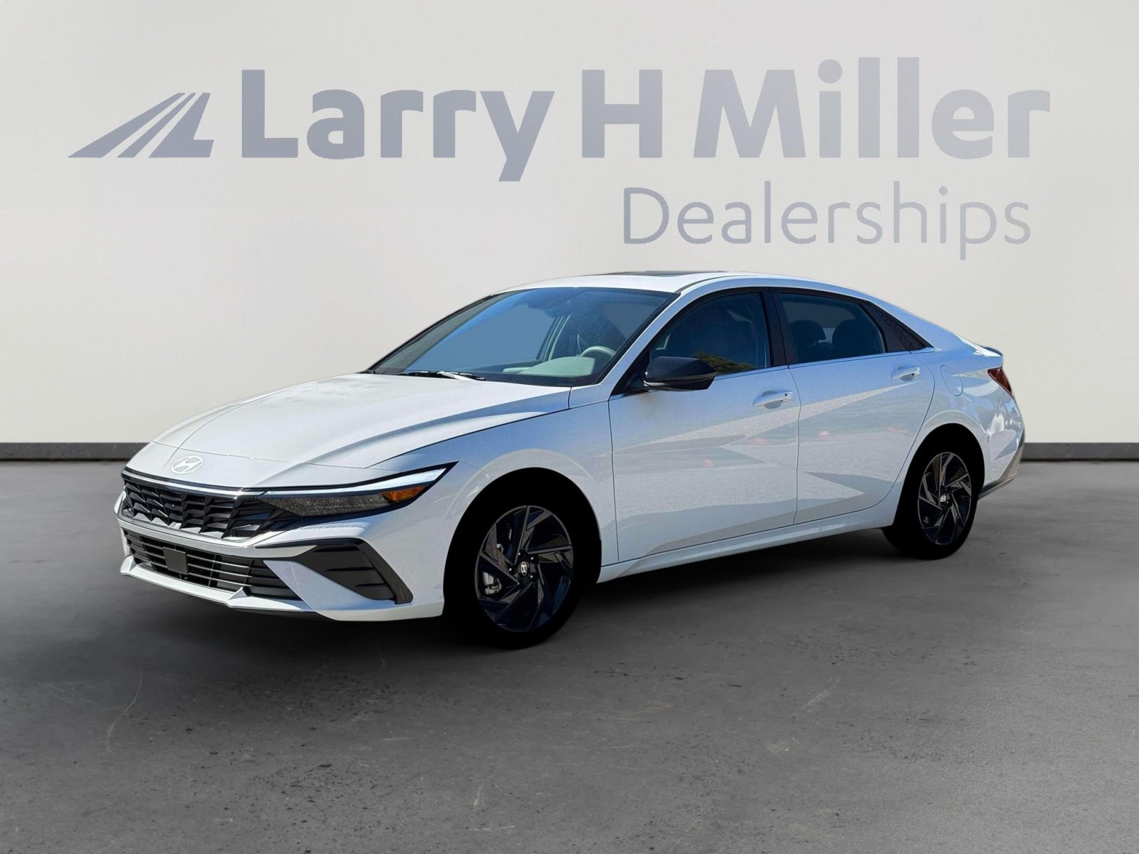 New 2026 Hyundai Elantra SEL Sport FWD image 2