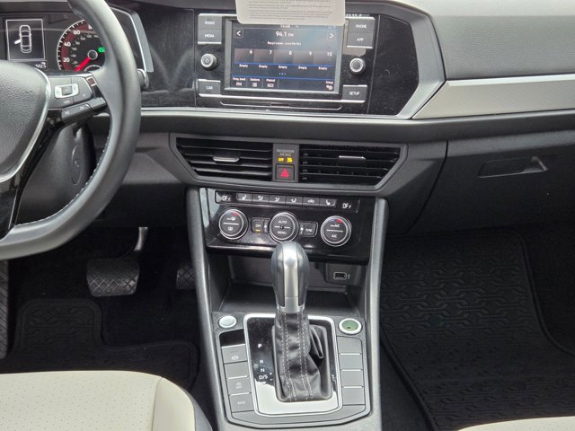 Certified 2019 Volkswagen Jetta R-Line image 15