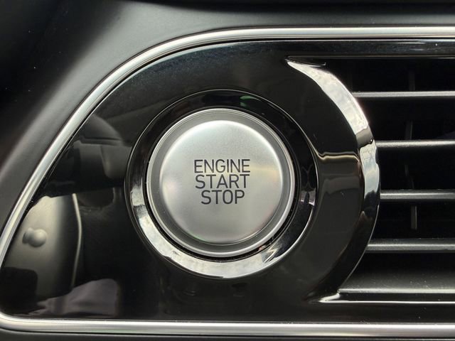 Used 2023 Genesis G70 2.0T image 20