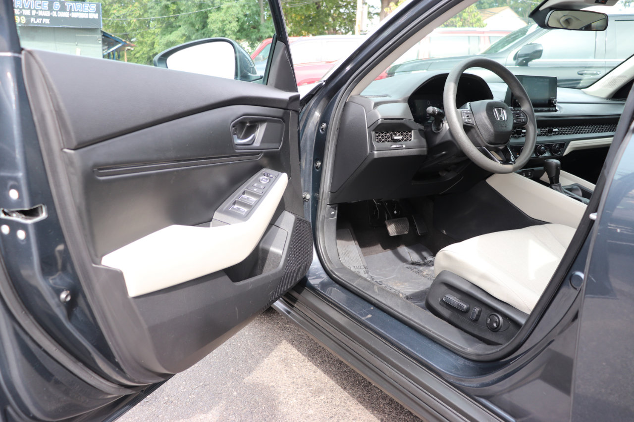 Used 2024 Honda Accord EX image 10