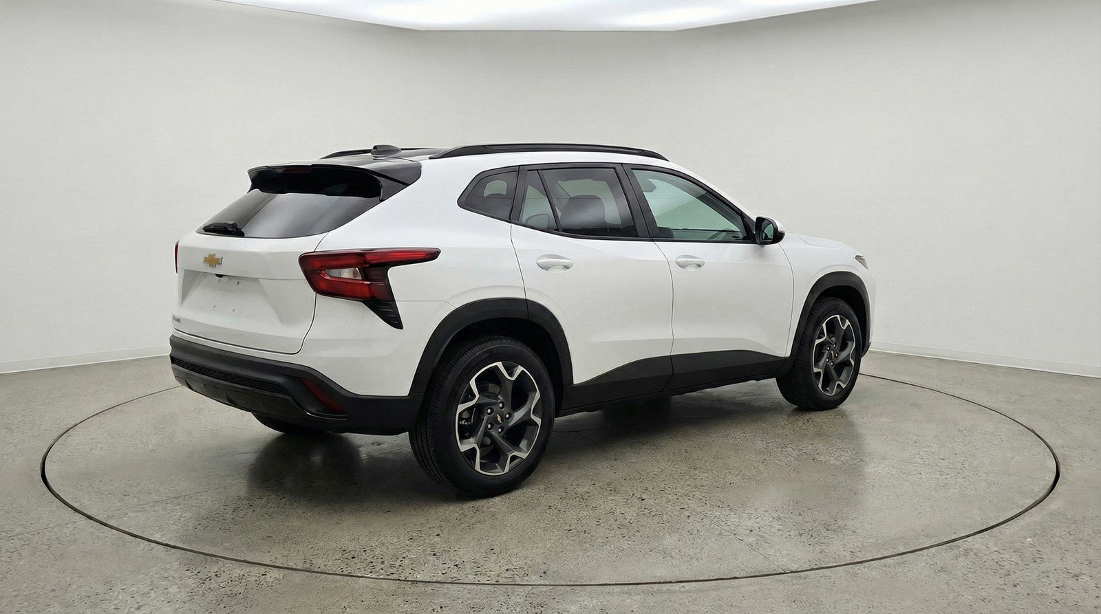Used 2025 Chevrolet Trax LT FWD image 9