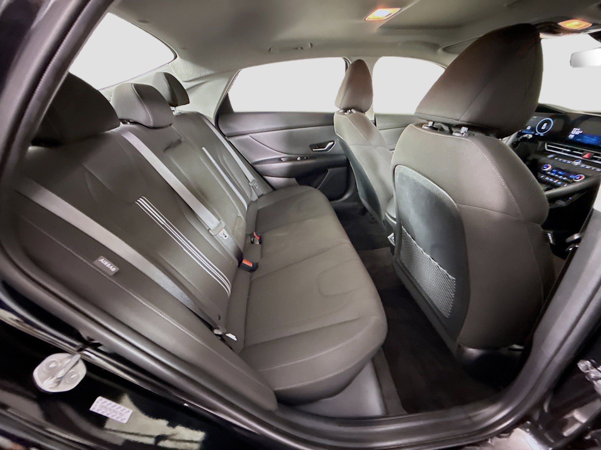 Used 2024 Hyundai Elantra SEL w/ Convenience Package image 27