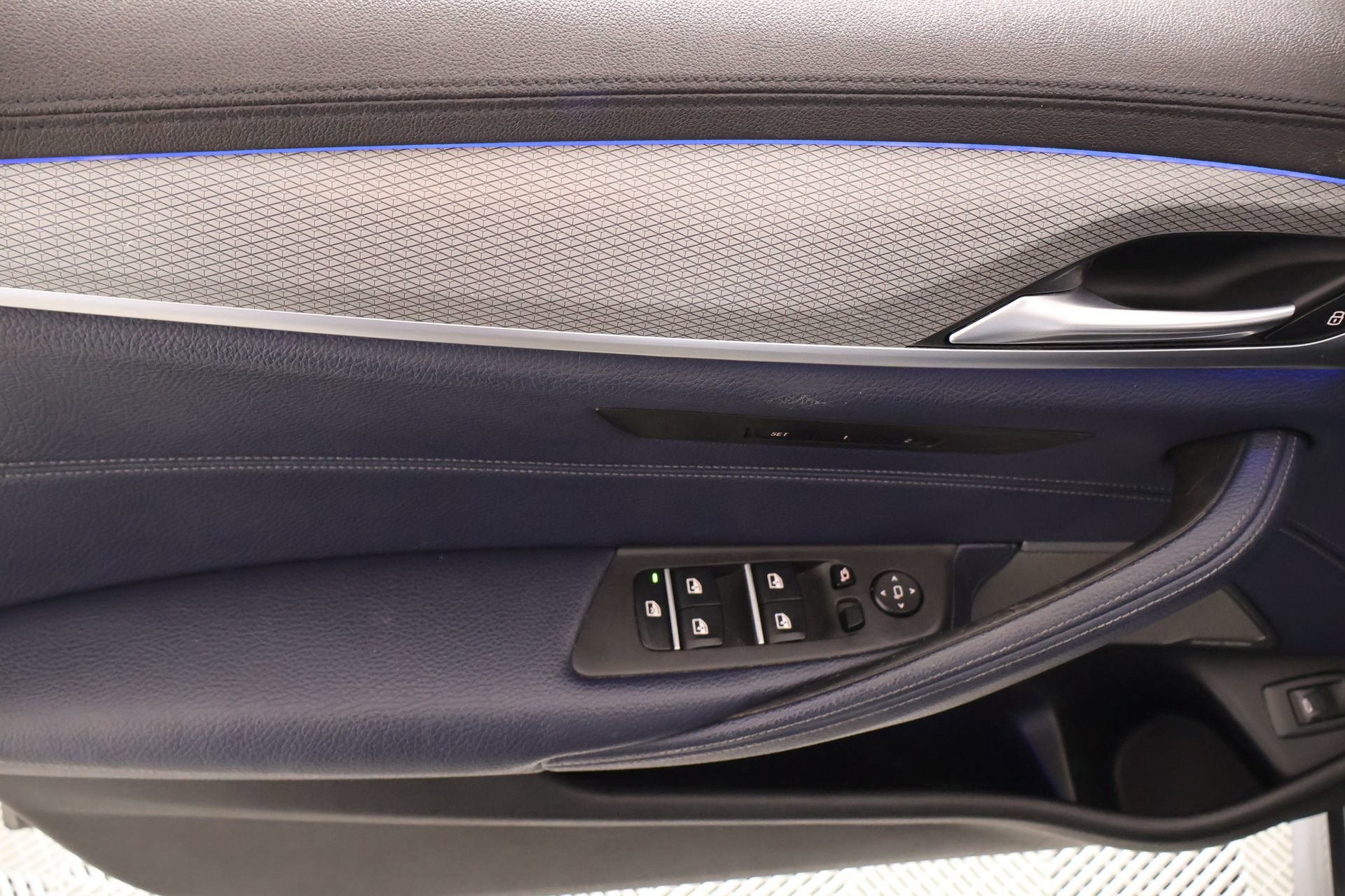 Used 2019 BMW M550i xDrive image 17