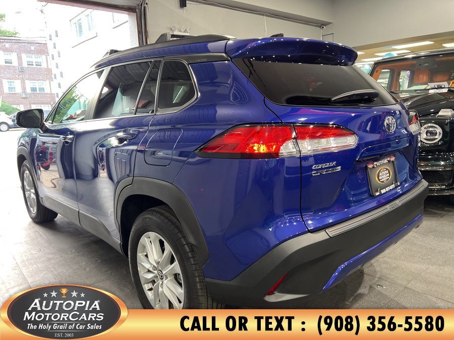 Used 2025 Toyota Corolla Cross LE w/ Moonroof Package FWD image 45