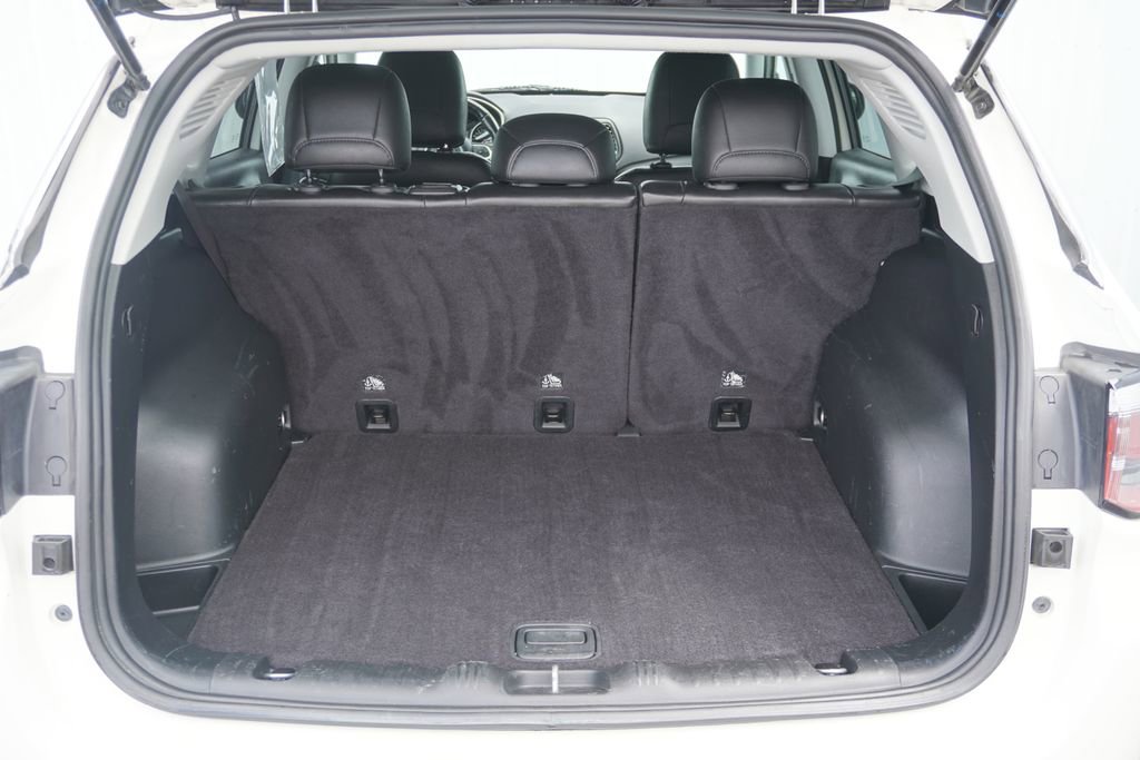 Used 2019 Jeep Compass Latitude image 10