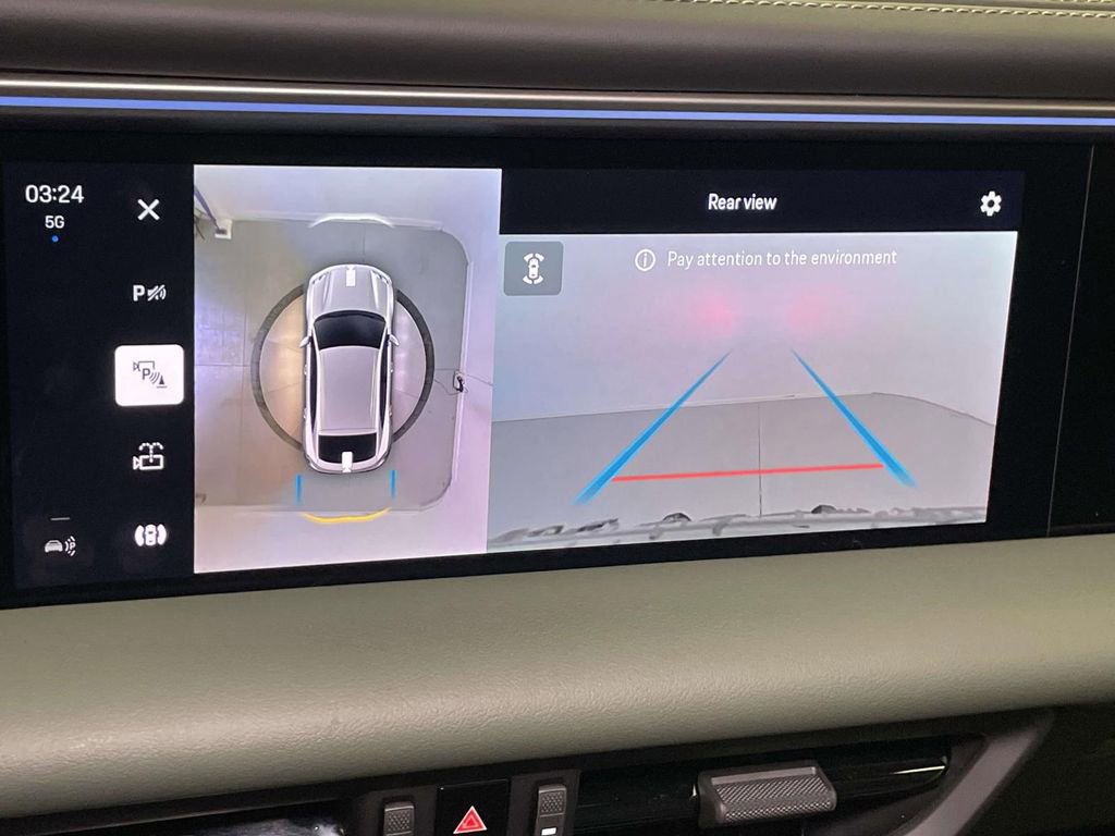 Certified 2025 Porsche Macan 4 Electric image 31