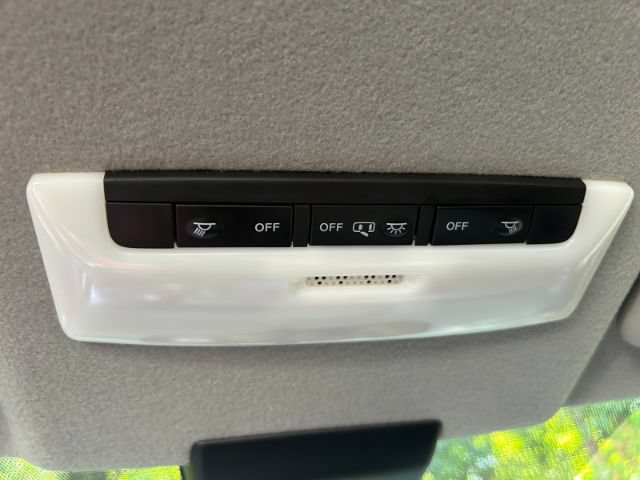 Used 2020 Nissan Kicks S FWD image 19