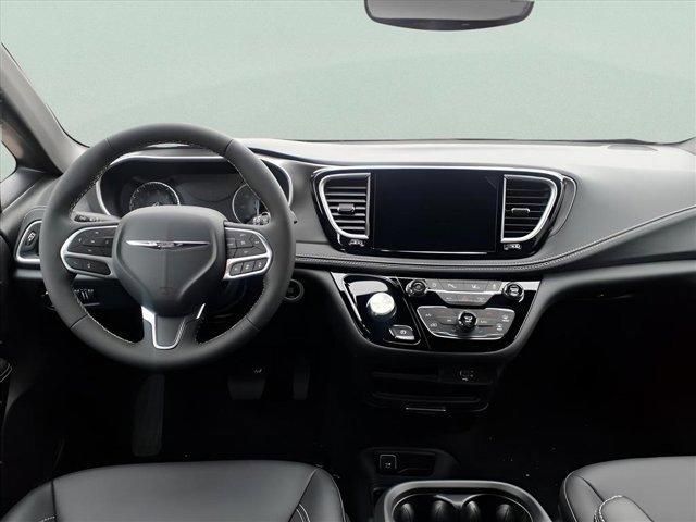New 2026 Chrysler Pacifica Select image 12